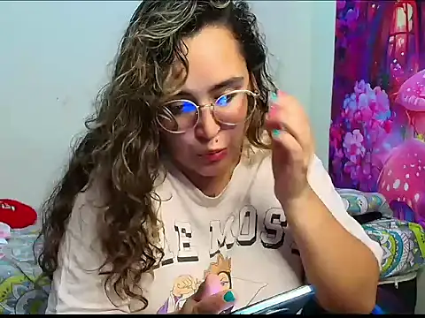 Snapshot of Karol_naughty chatting on June 16, 2026, 2:11 am Karol naughty online show from June 16, 2026, 2:11 am