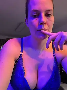 Snapshot of newMichelle chatting on March 11, 2026, 7:13 am newMichelle online show from March 11, 2026, 7:13 am