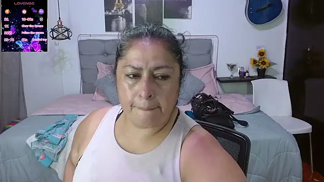 Keyla01  online show from April 22, 2026, 6:25 pm