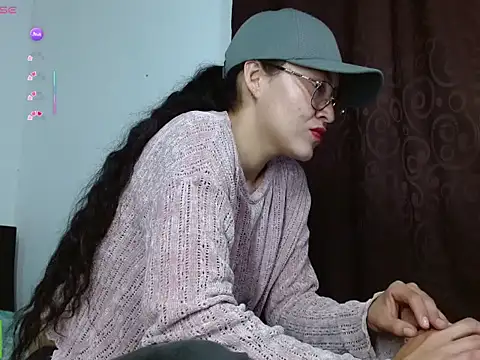 Snapshot of Olivia_Bright chatting on April 25, 2026, 2:03 am Olivia Bright online show from April 25, 2026, 2:03 am