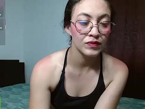 Snapshot of Olivia_Bright chatting on April 11, 2026, 10:35 pm Olivia Bright online show from April 11, 2026, 10:35 pm