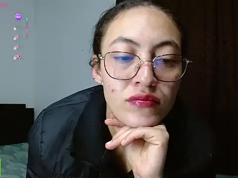 Snapshot of Olivia_Bright chatting on April 26, 2026, 1:03 am Olivia Bright online show from April 26, 2026, 1:03 am
