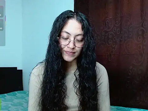 Snapshot of Olivia_Bright chatting on April 17, 2026, 10:01 pm Olivia Bright online show from April 17, 2026, 10:01 pm