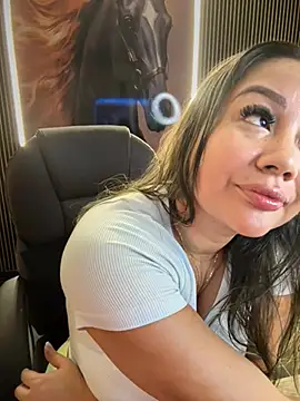 Snapshot of ValeryGrey chatting on February 7, 2026, 3:42 pm ValeryGrey online show from February 7, 2026, 3:42 pm