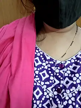 Snapshot of yoursana- chatting on March 10, 2026, 5:39 pm yoursana- online show from March 10, 2026, 5:39 pm