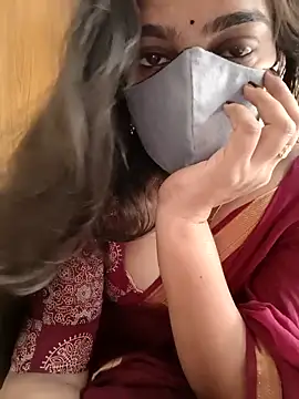 Snapshot of yoursana- chatting on February 19, 2026, 5:15 am yoursana- online show from February 19, 2026, 5:15 am