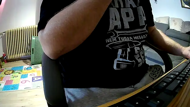 Snapshot of anonymus9006 chatting on March 6, 2026, 10:54 am anonymus9006 online show from March 6, 2026, 10:54 am