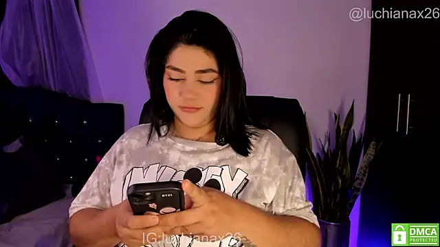 lucy26  online show from June 5, 2026, 3:22 am