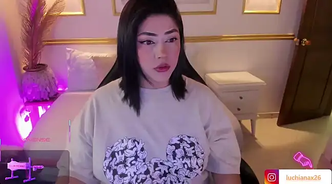 lucy26  online show from March 11, 2025, 2:21 am