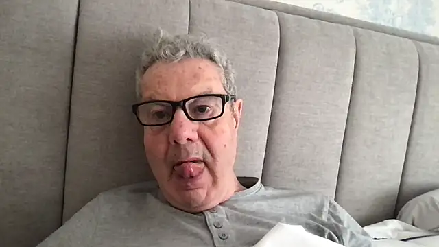 Snapshot of Oldpistolpete chatting on April 12, 2026, 8:28 am Oldpistolpete online show from April 12, 2026, 8:28 am