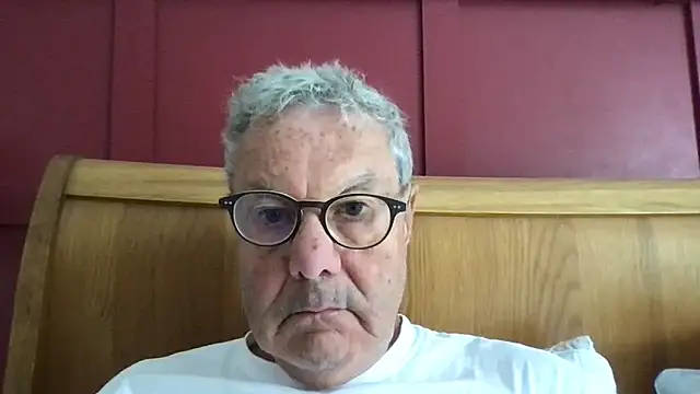 Snapshot of Oldpistolpete chatting on June 19, 2026, 9:15 am Oldpistolpete online show from June 19, 2026, 9:15 am