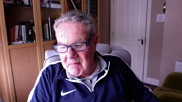 Snapshot of Oldpistolpete chatting on March 26, 2026, 10:24 am Oldpistolpete online show from March 26, 2026, 10:24 am
