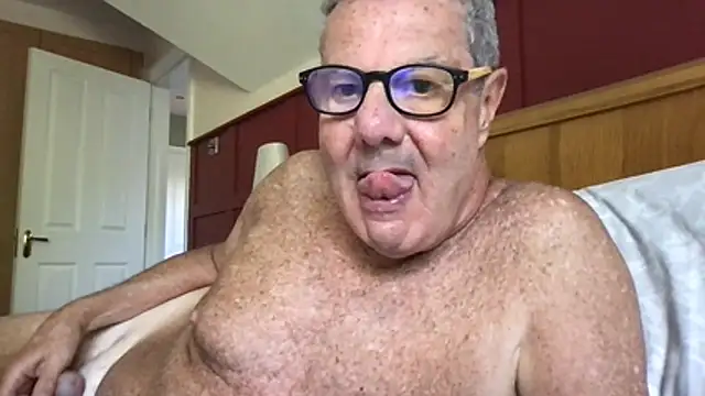 Snapshot of Oldpistolpete chatting on June 17, 2026, 9:08 am Oldpistolpete online show from June 17, 2026, 9:08 am
