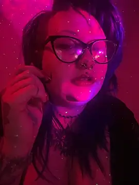 Snapshot of PaynefullPleasure chatting on April 27, 2026, 11:25 pm PaynefullPleasure online show from April 27, 2026, 11:25 pm