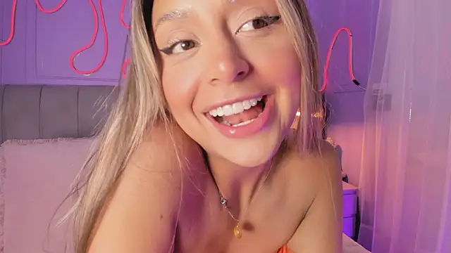 Sofly s online show from October 7, 2025, 12:17 pm