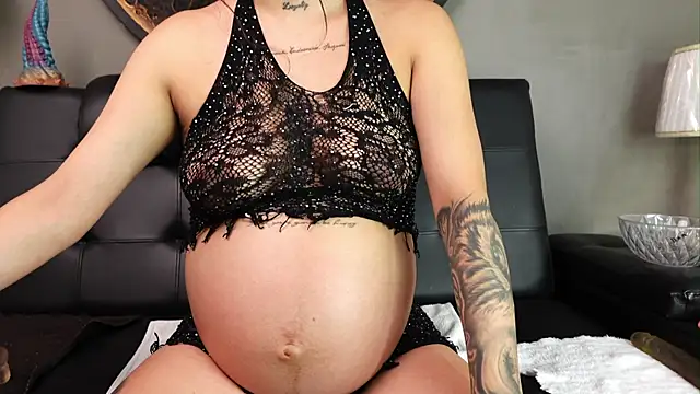 Snapshot of miss_sharlotte18 chatting on August 5, 2026, 6:13 pm miss sharlotte18 online show from August 5, 2026, 6:13 pm
