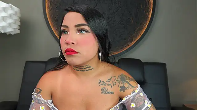 miss vaiolette online show from December 16, 2025, 11:03 am