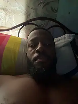 Snapshot of DaleHamilton chatting on October 29, 2025, 9:03 pm DaleHamilton online show from October 29, 2025, 9:03 pm
