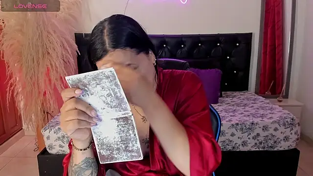 Snapshot of Bianka_olivetto021 chatting on February 23, 2025, 1:02 am Bianka olivetto021 online show from February 23, 2025, 1:02 am