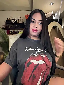 Snapshot of BigDominaMia chatting on March 13, 2026, 4:17 am BigDominaMia online show from March 13, 2026, 4:17 am