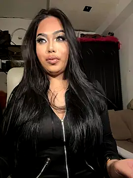 Snapshot of BigDominaMia chatting on October 26, 2025, 2:12 am BigDominaMia online show from October 26, 2025, 2:12 am