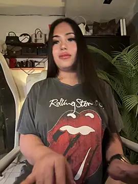 Snapshot of BigDominaMia chatting on March 21, 2026, 8:19 am BigDominaMia online show from March 21, 2026, 8:19 am