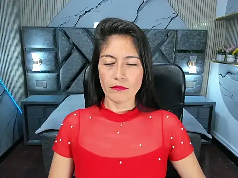AnnyMilet  online show from August 3, 2026, 1:39 pm