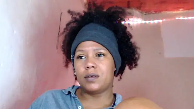 Snapshot of cherry_cleou chatting on May 25, 2026, 6:01 am cherry cleou online show from May 25, 2026, 6:01 am