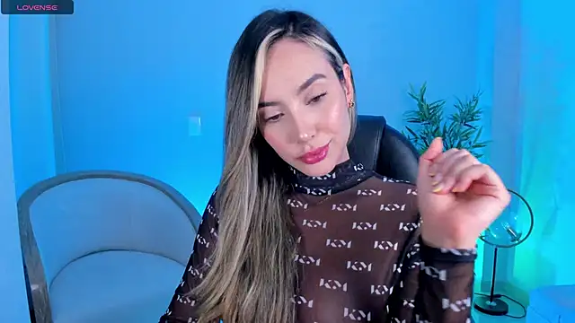 NiaBennet  online show from October 14, 2025, 11:25 pm