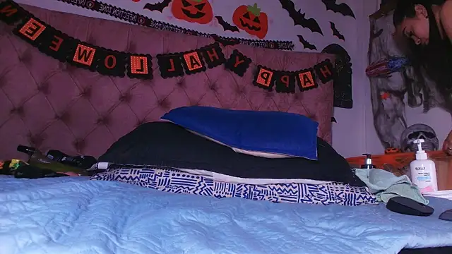 Snapshot of _linda_milk_ chatting on October 15, 2025, 3:05 am linda milk online show from October 15, 2025, 3:05 am