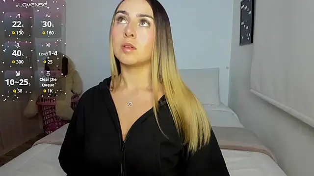 Snapshot of sophi_mooreno chatting on April 21, 2026, 1:07 am sophi mooreno online show from April 21, 2026, 1:07 am