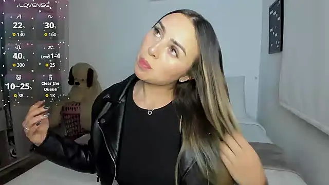Snapshot of sophi_mooreno chatting on May 5, 2026, 12:57 am sophi mooreno online show from May 5, 2026, 12:57 am