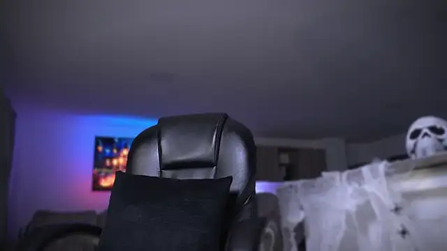 Snapshot of Frank_Farrell chatting on October 26, 2025, 3:18 am Frank Farrell online show from October 26, 2025, 3:18 am