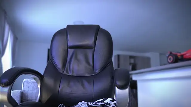 Snapshot of Frank_Farrell chatting on October 12, 2025, 6:53 pm Frank Farrell online show from October 12, 2025, 6:53 pm