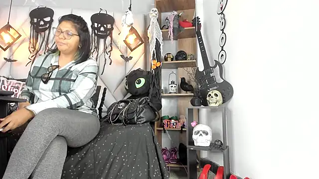 Snapshot of MirandaHaguen chatting on October 12, 2025, 1:23 pm MirandaHaguen online show from October 12, 2025, 1:23 pm