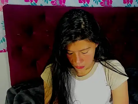 sandyquinnxx online show from November 4, 2025, 1:04 pm