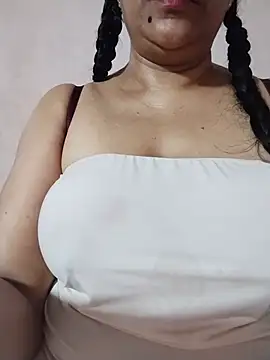 Snapshot of tharu_sweet chatting on June 24, 2026, 6:01 am tharu sweet online show from June 24, 2026, 6:01 am