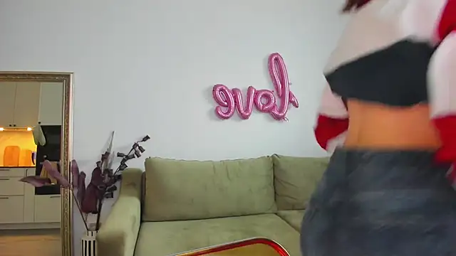 Snapshot of Kossie_ chatting on February 28, 2025, 1:14 pm Kossie  online show from February 28, 2025, 1:14 pm