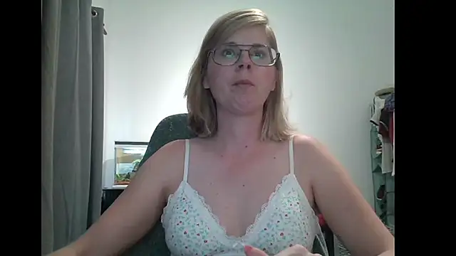 SavannaGirly online show from February 26, 2025, 2:49 pm