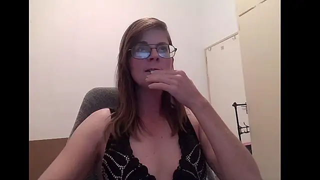 SavannaGirly online show from May 5, 2026, 4:43 pm