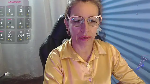 Snapshot of Chayla_Ruiz chatting on June 3, 2026, 1:23 pm Chayla Ruiz online show from June 3, 2026, 1:23 pm