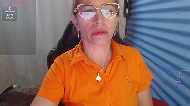 Snapshot of Chayla_Ruiz chatting on June 15, 2026, 2:50 pm Chayla Ruiz online show from June 15, 2026, 2:50 pm