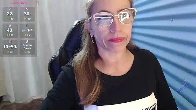 Chayla Ruiz online show from April 25, 2026, 7:33 pm