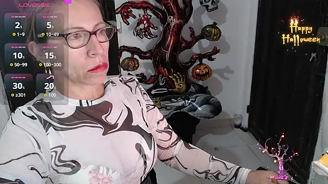 Chayla Ruiz online show from November 1, 2025, 9:14 am