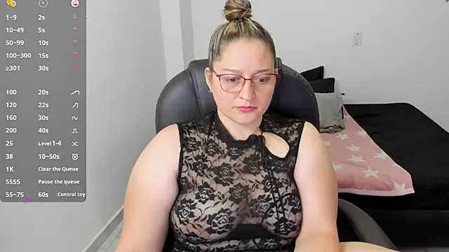 alejandra milf  online show from December 19, 2025, 7:38 pm