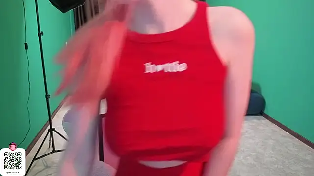 Snapshot of Maya_Viola chatting on March 8, 2026, 5:33 am Maya Viola online show from March 8, 2026, 5:33 am