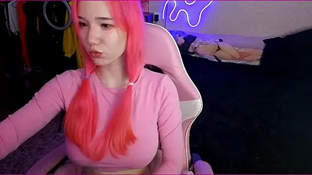 Maya Viola online show from October 25, 2025, 6:01 am