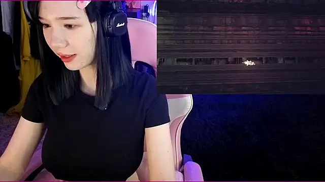 Maya Viola online show from October 13, 2025, 6:04 am