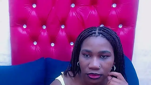 XSCARLETQUEENXX online show from February 5, 2026, 4:52 am