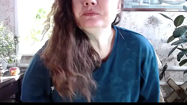 Snapshot of EmilyDoth chatting on March 17, 2026, 8:39 am EmilyDoth online show from March 17, 2026, 8:39 am